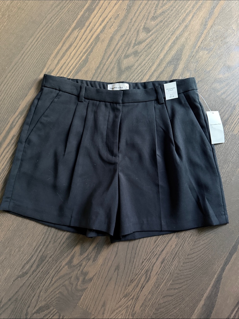 Abercrombie and Fitch Tailored Short (29/8-NWT)